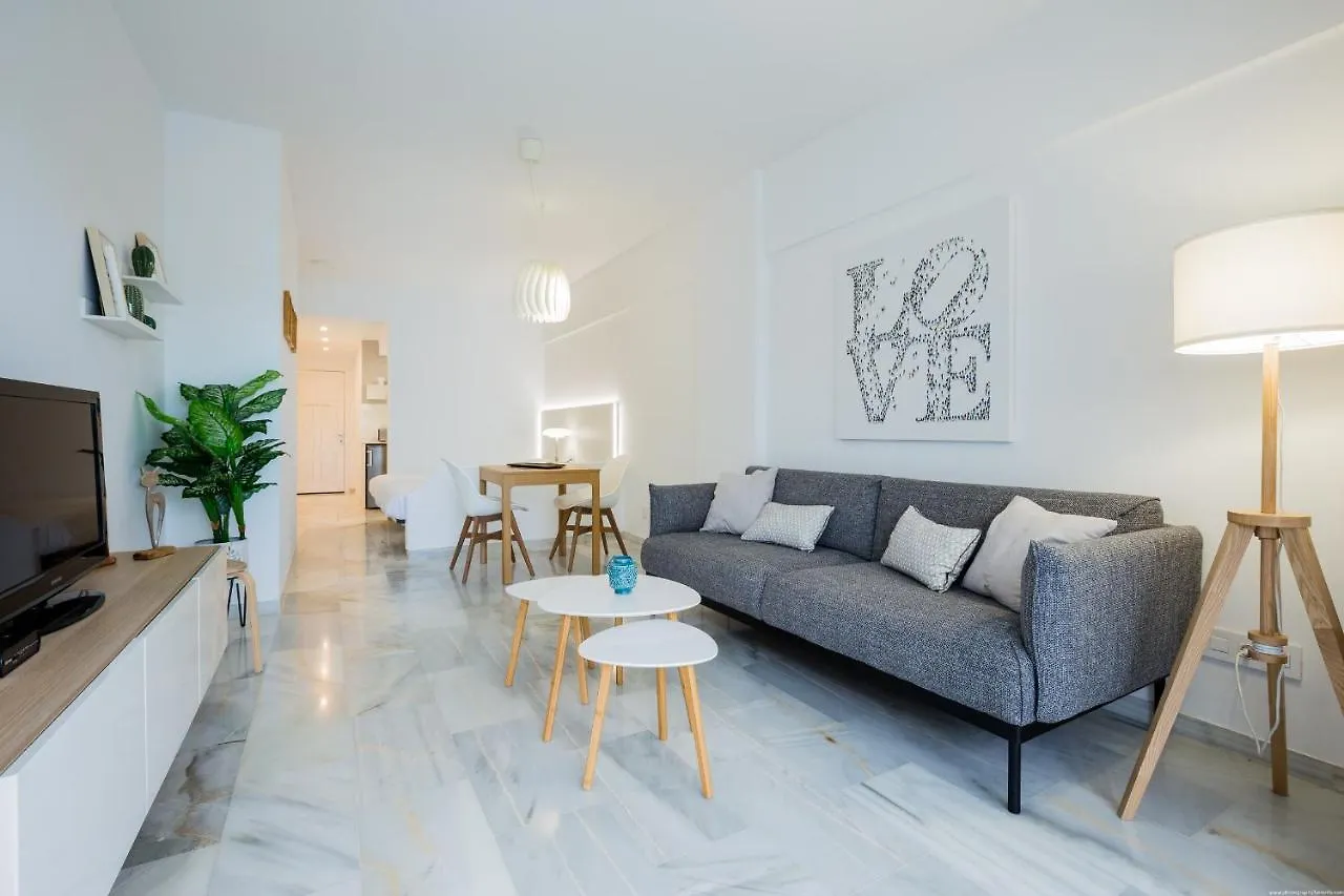 White Studio - La Caleta 아데제 0*,